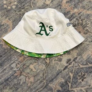 Source Unknown White Reversible Bucket Hat with Green A's Logo